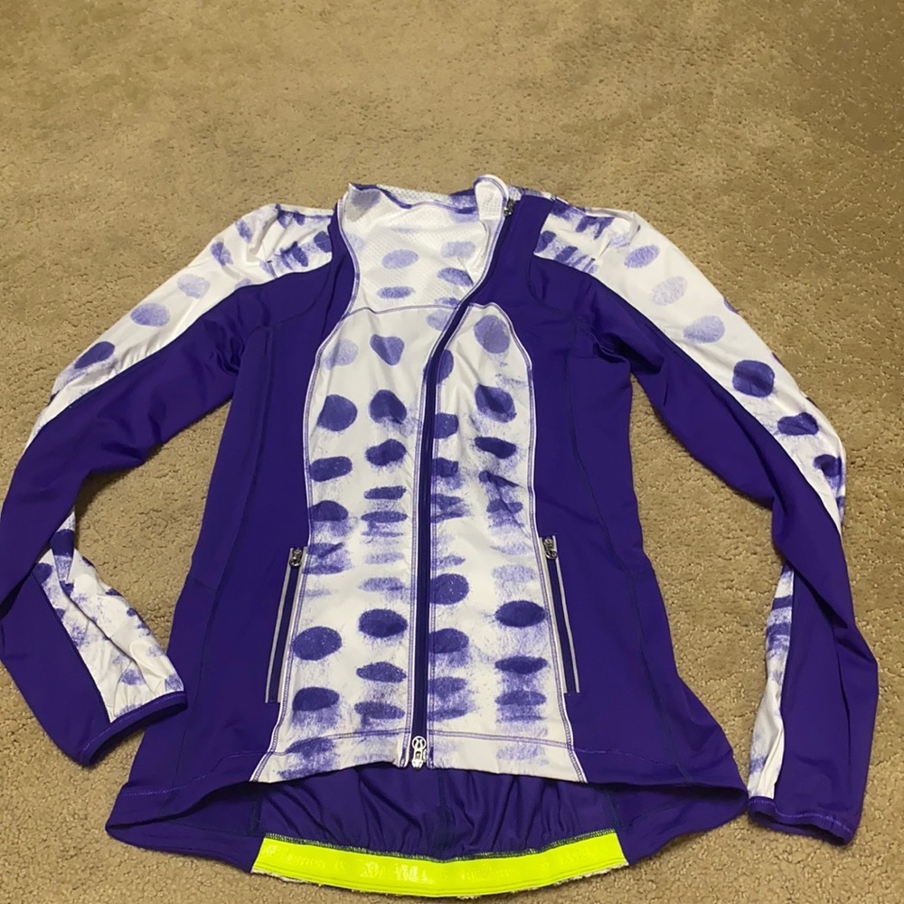 LULULEMON RUNNING JACKET!